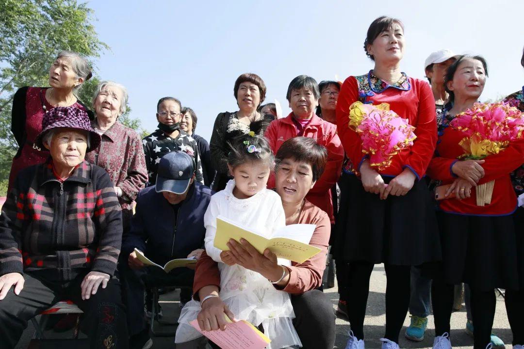 最新脱贫的民族，蜕变之路与自信成就的力量