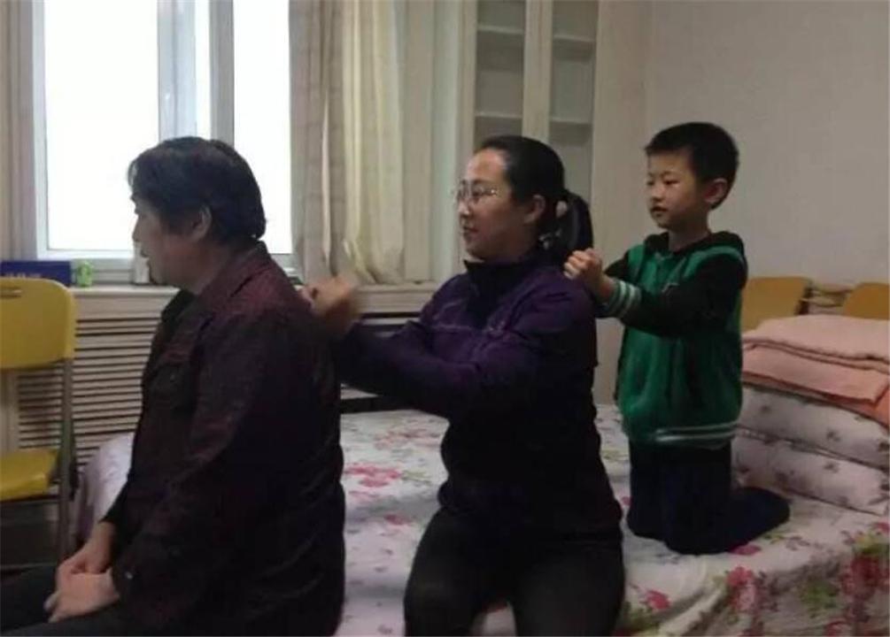 新时代养老院，变迁中的温馨港湾