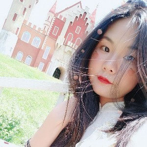 晓可的日常欢乐与友情纽带