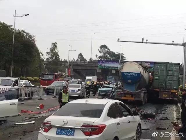 最新事故动态与小巷深处的独特美食之旅