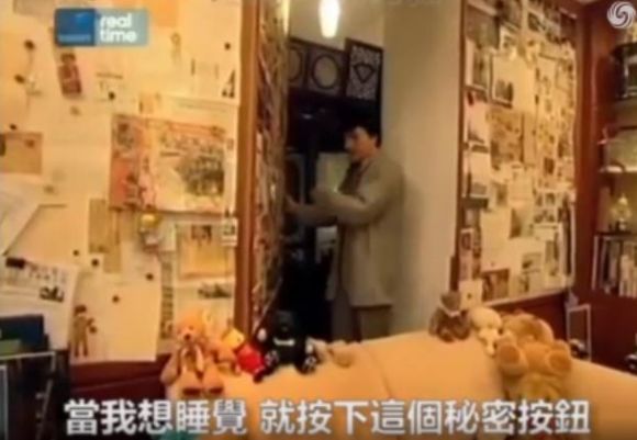 成龙最新住所揭秘，小巷中的奢华隐秘宝藏