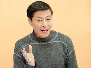 相声演员李伟，舞台上的魅力与精湛技艺