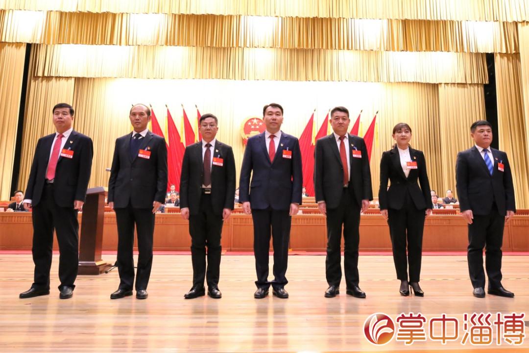 张店区最新领导班子探索小巷独特风味，领导团队亮相